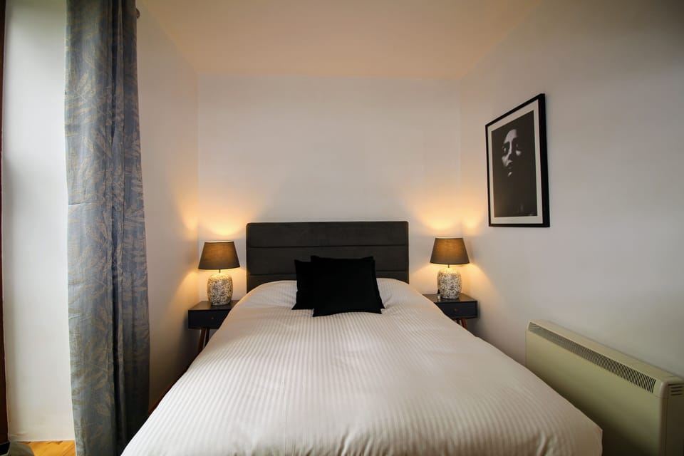 King size bedroom