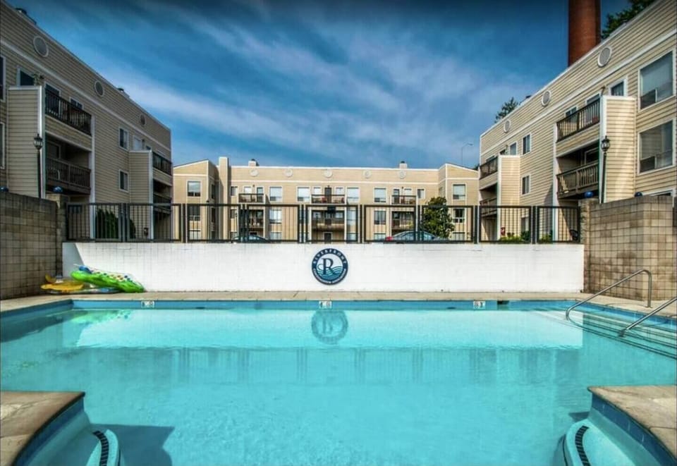 Pool to use when in season it is not heated 