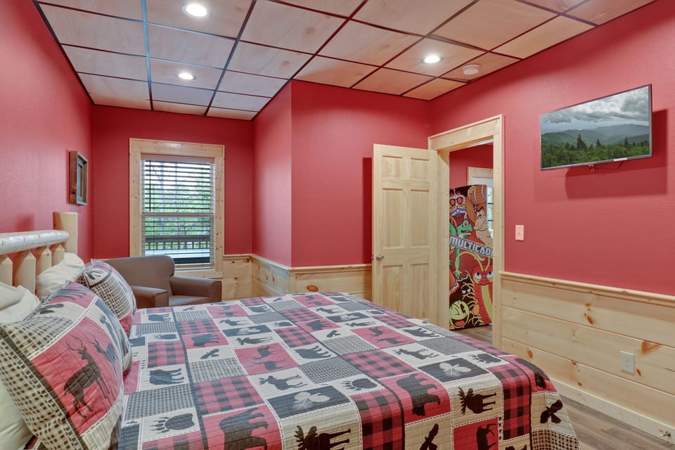 lower level king bedroom