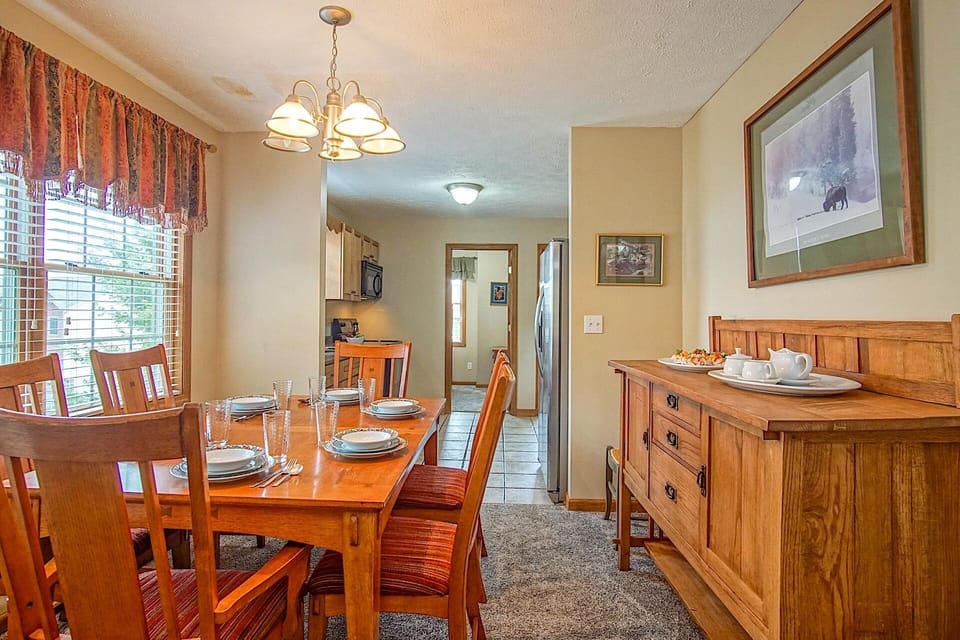 The table has seating for 6.