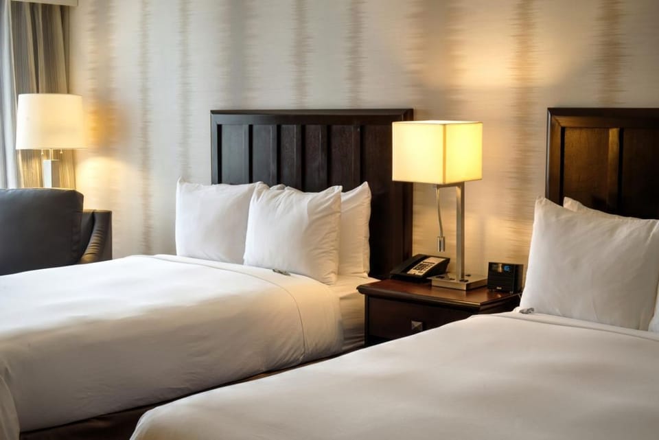 Comfortable unit with 2 Double beds; perfect for a group vacation!