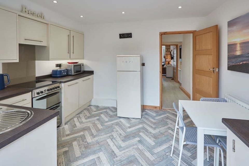 The Cottage, Marske-by-the-Sea - Host & Stay