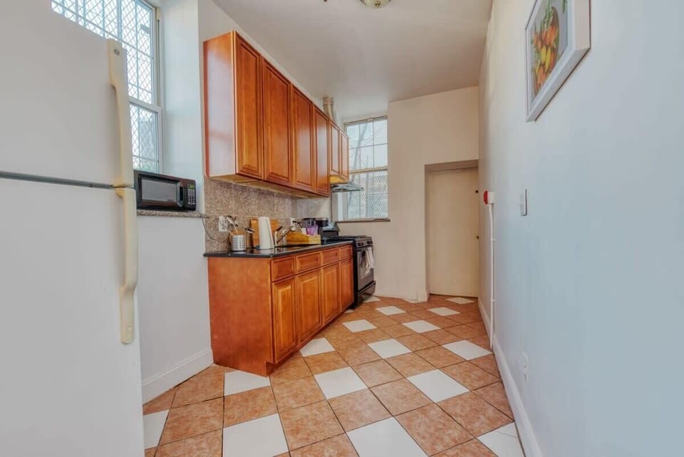 Full size kitchen