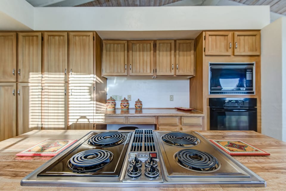 Jennair Electric Stovetop and GE Oven