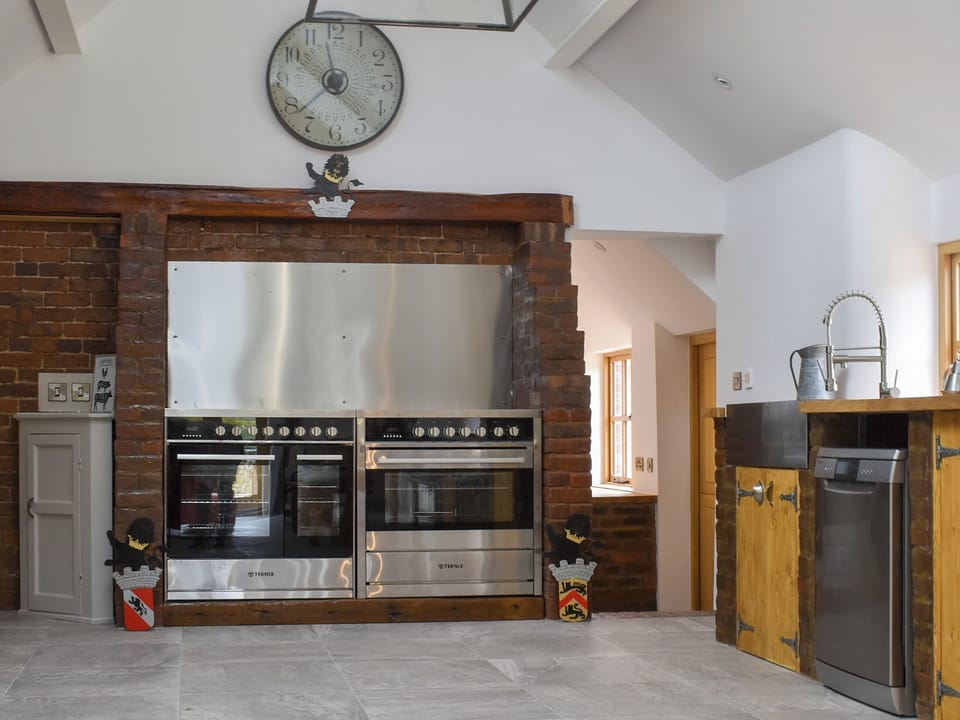 Kitchen | Black Lion Folly, Mold