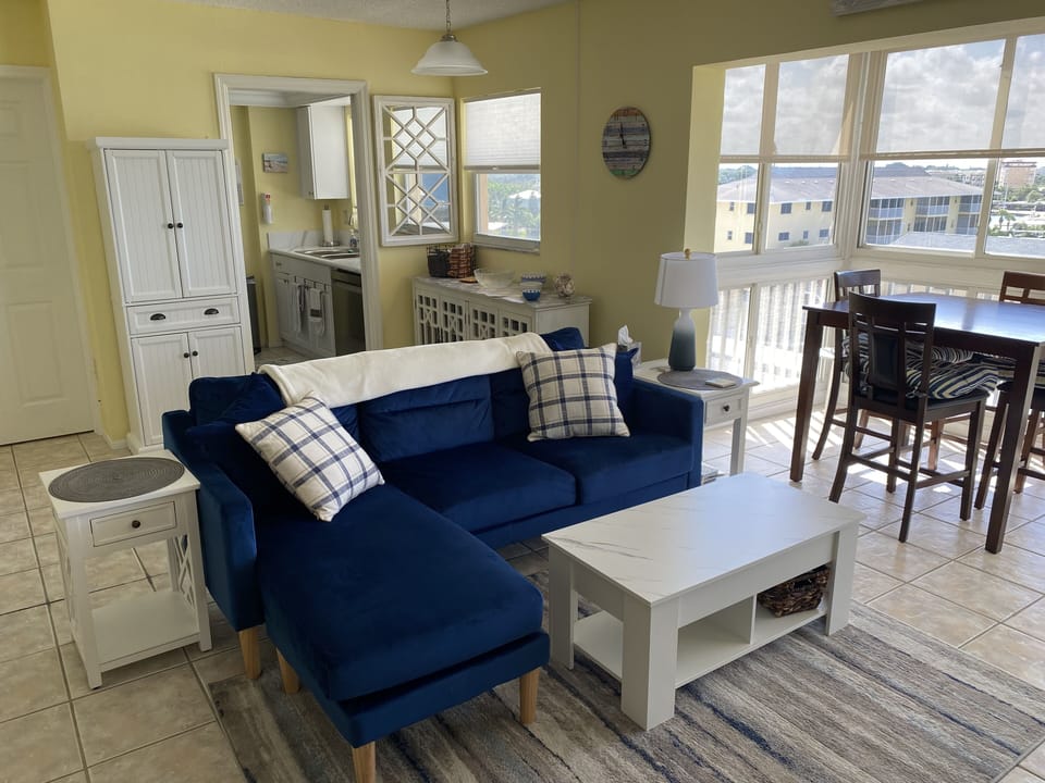 Family Room + Lanai