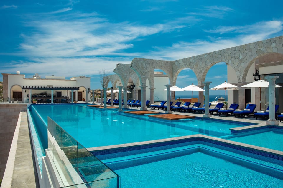 Water, Pool, Swimming Pool, Hotel, Building