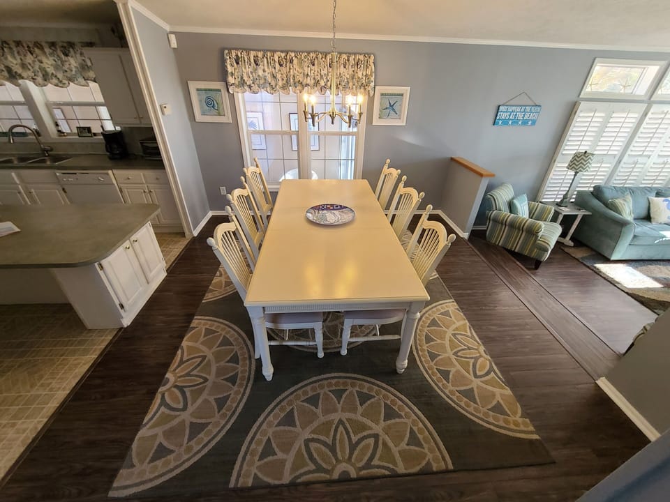 Dining room. 