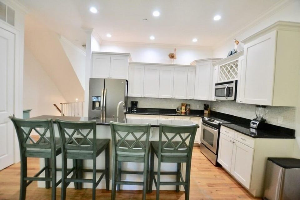 Light and bright kitchen