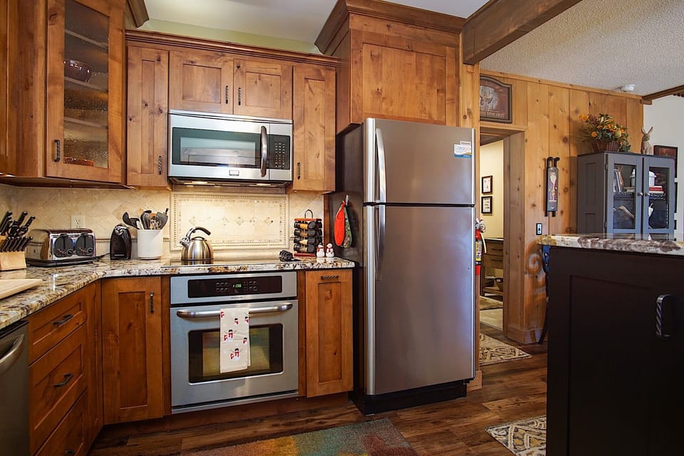 Full kitchen
