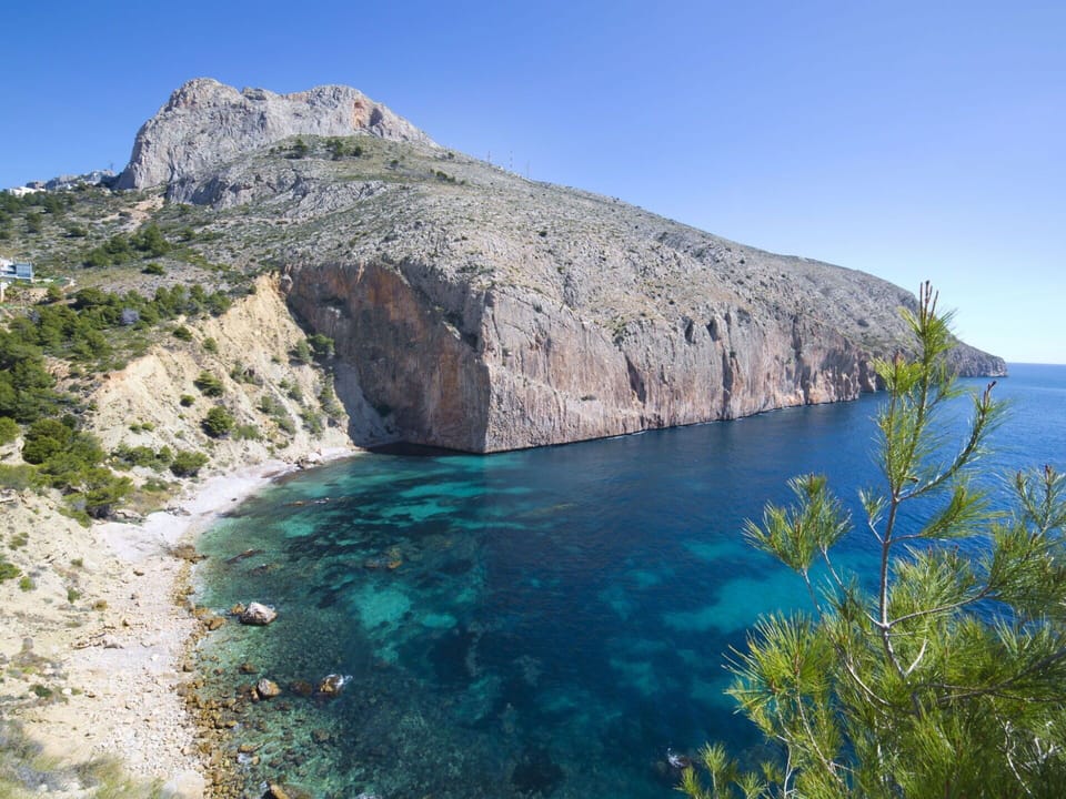 Body Of Water, Natural Landscape, Coast, Sea, Promontory, Coastal And Oceanic Landforms, Rock, Cliff, Headland, Bay
