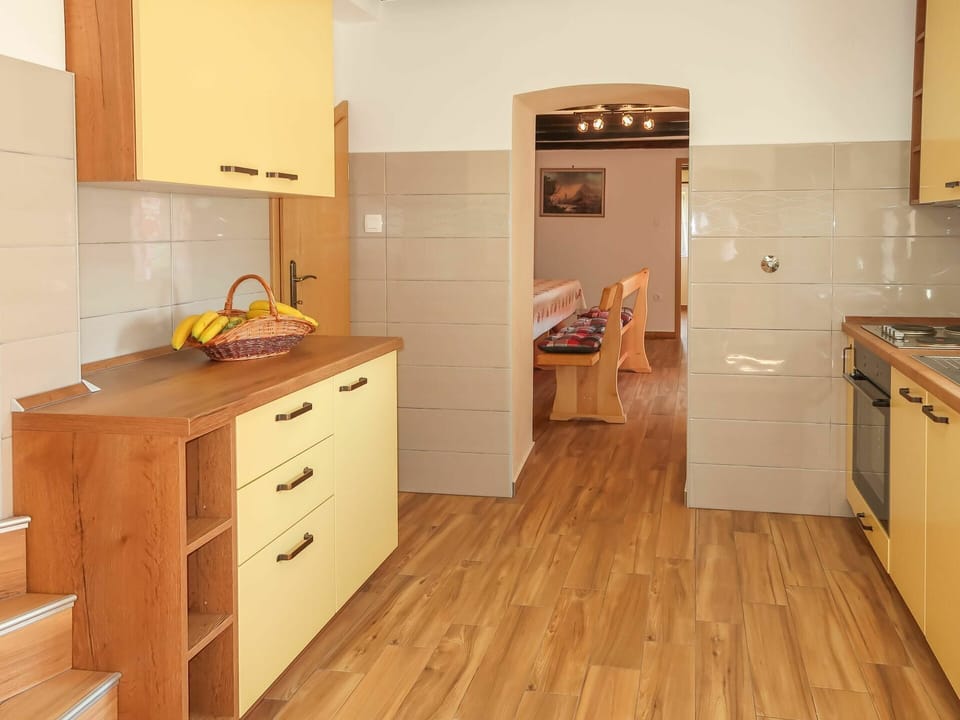 Cabinetry, Property, Countertop, Drawer, Chest Of Drawers, Wood, Kitchen, Building, Interior Design, Dresser