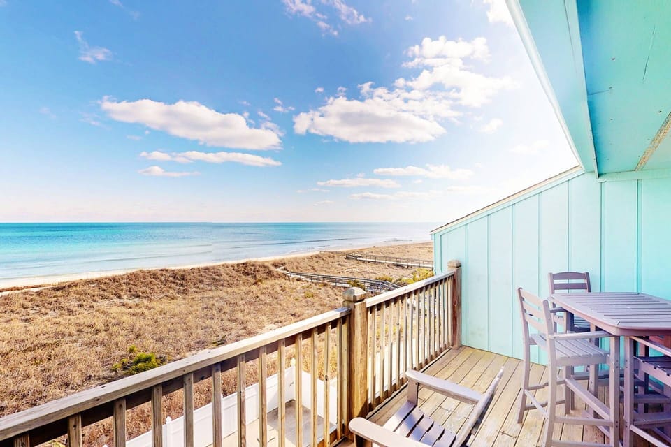 Grab a drink or a bite to eat while taking in the sights and sounds of the ocean