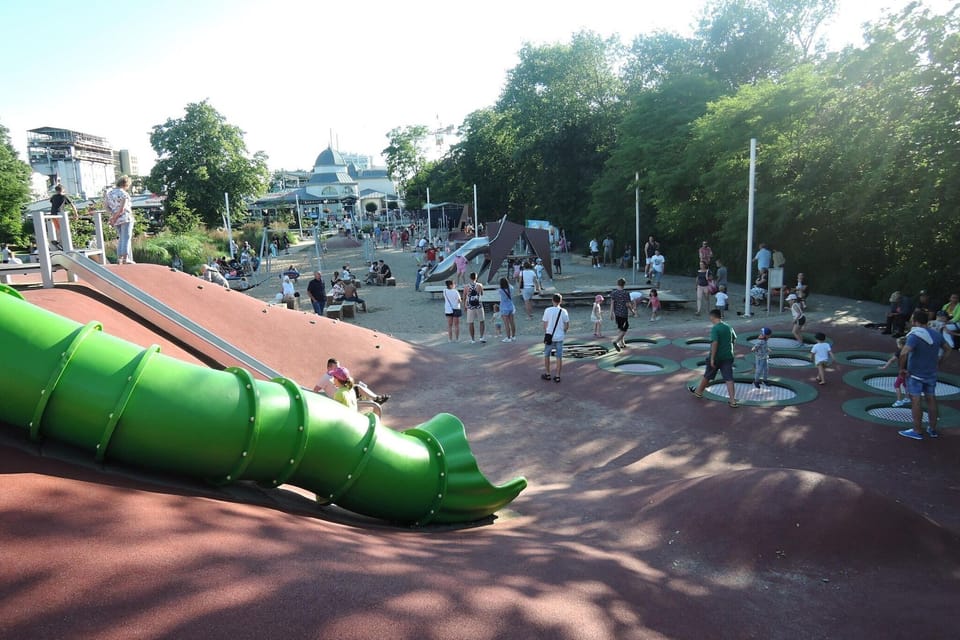 Region [summer] (>5 km)