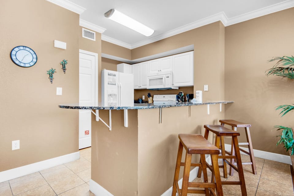 Eat-in bar seating