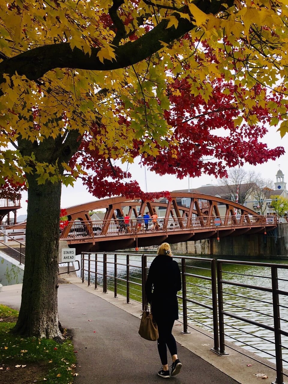 Just over 1 mile away from the Village of Fairport! 