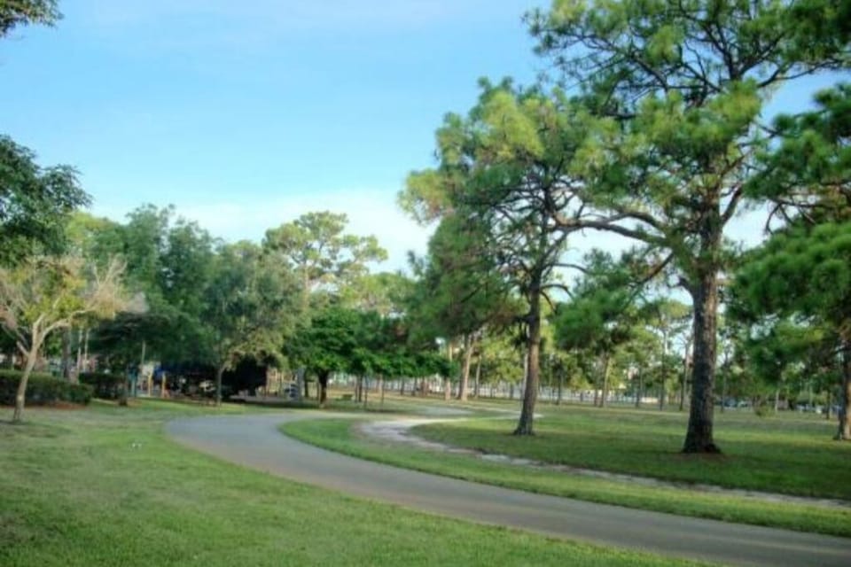 The beautiful mega Holiday Park is just 2 blocks away, 5 minutes walk. 