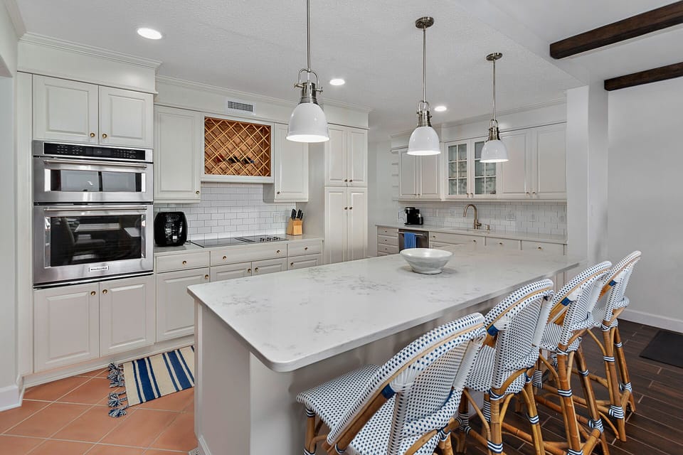 Kitchen & Island