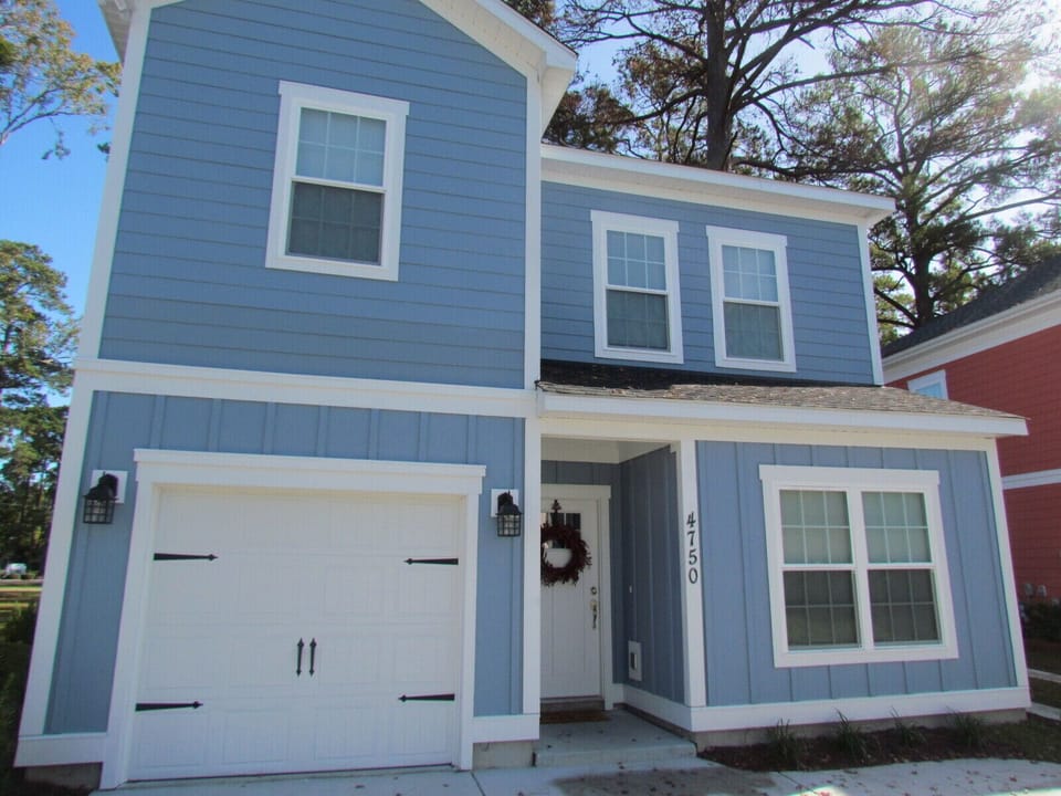 Front of the house 1 car garage 