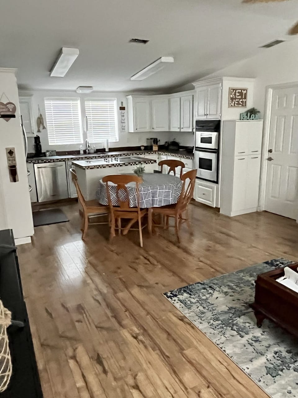 Kitchen with breakfast table