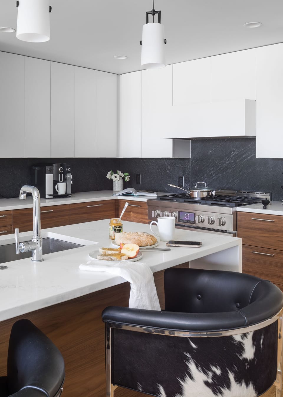 Kitchen with counter seating