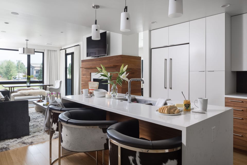 Kitchen with counter seating