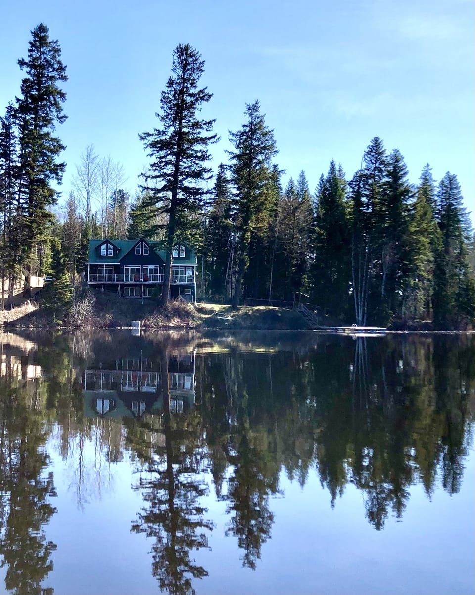 Perched a stone's throw from beautiful Hawkins Lake, with a cove all to yourself