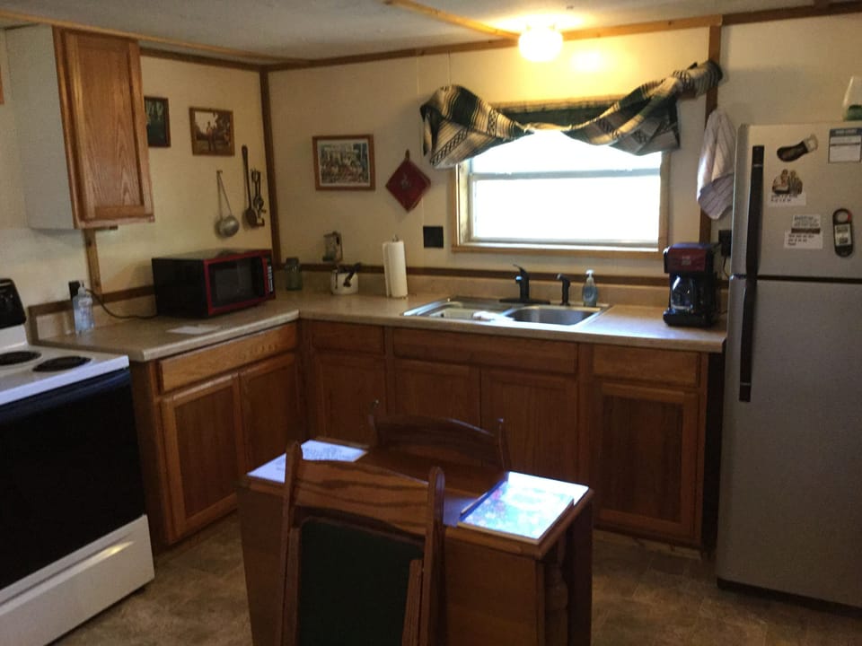 Fully furnished kitchen.