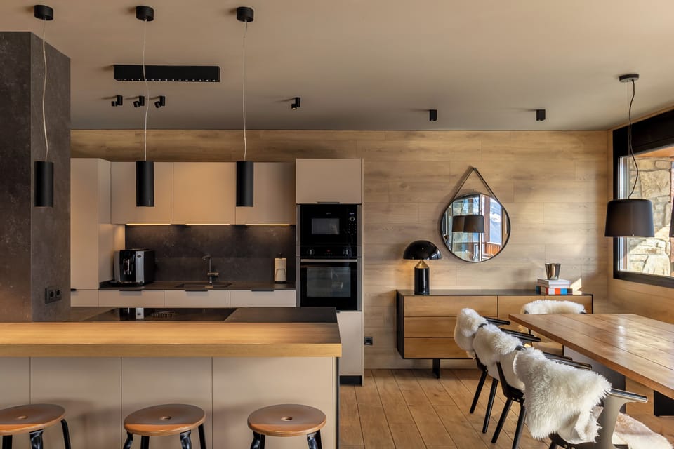 Kitchen:dining room