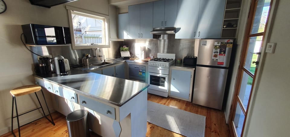 Quirky 1960s kitchen and lots of natural light 