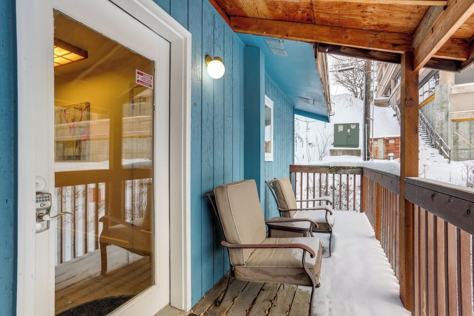 Covered Deck | Outdoor Furniture