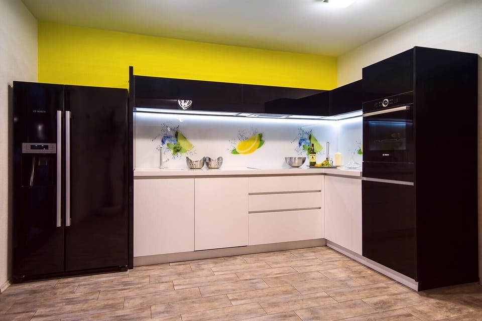 Fully equipped, modern kitchen next to the living and dining area