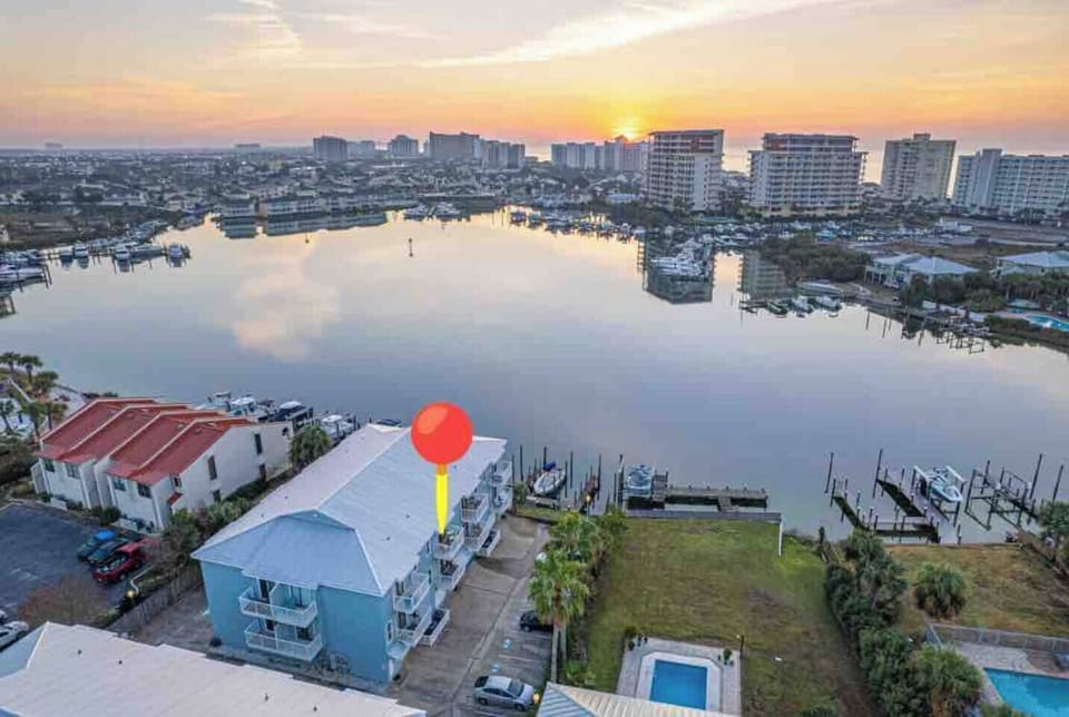 Located in one of Destin's most exclusive and beautiful neighborhoods. Holiday Isle is the gem of Destin. When you say "I'm in Holiday Isle" locals respond with a happy, "Ohhhh..." and a sigh of wishful thinking. 