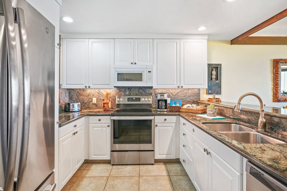 Bring your Chef to this Full Size Kitchen