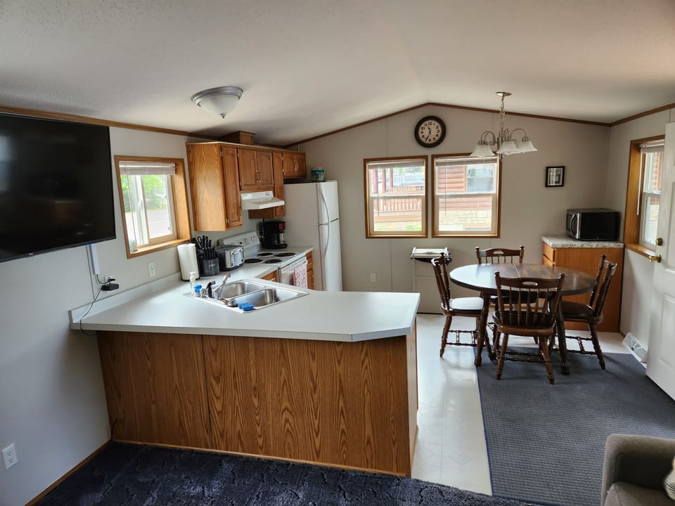 Kitchen/Dining