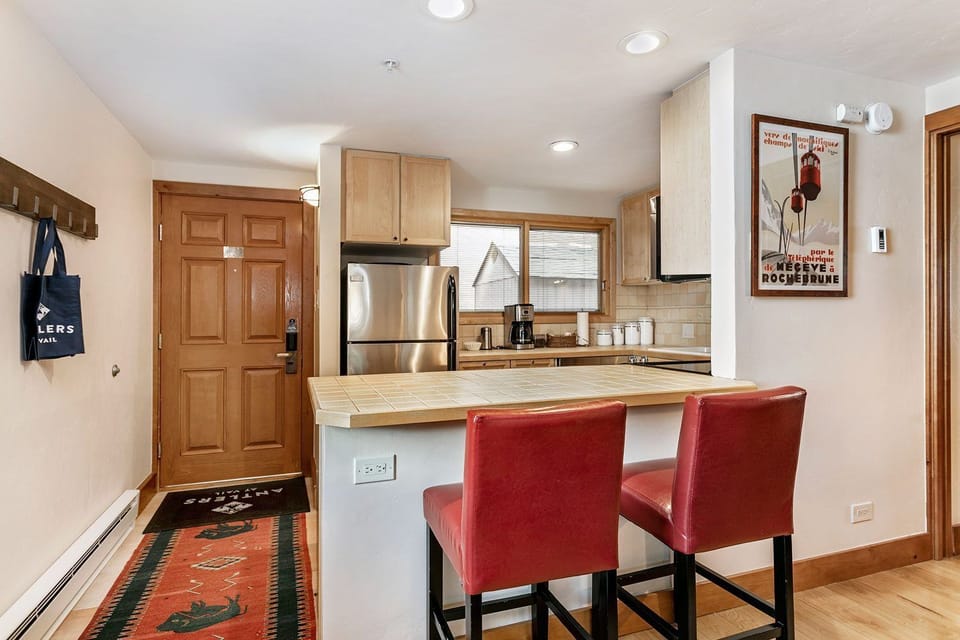 Antlers Vail One Bedroom Residence Breakfast Nook