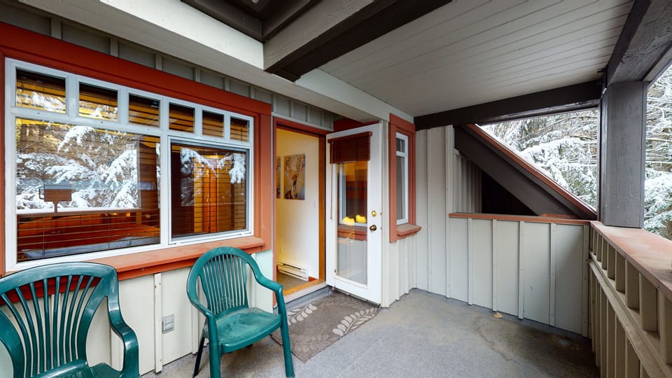 Deck off master bedroom