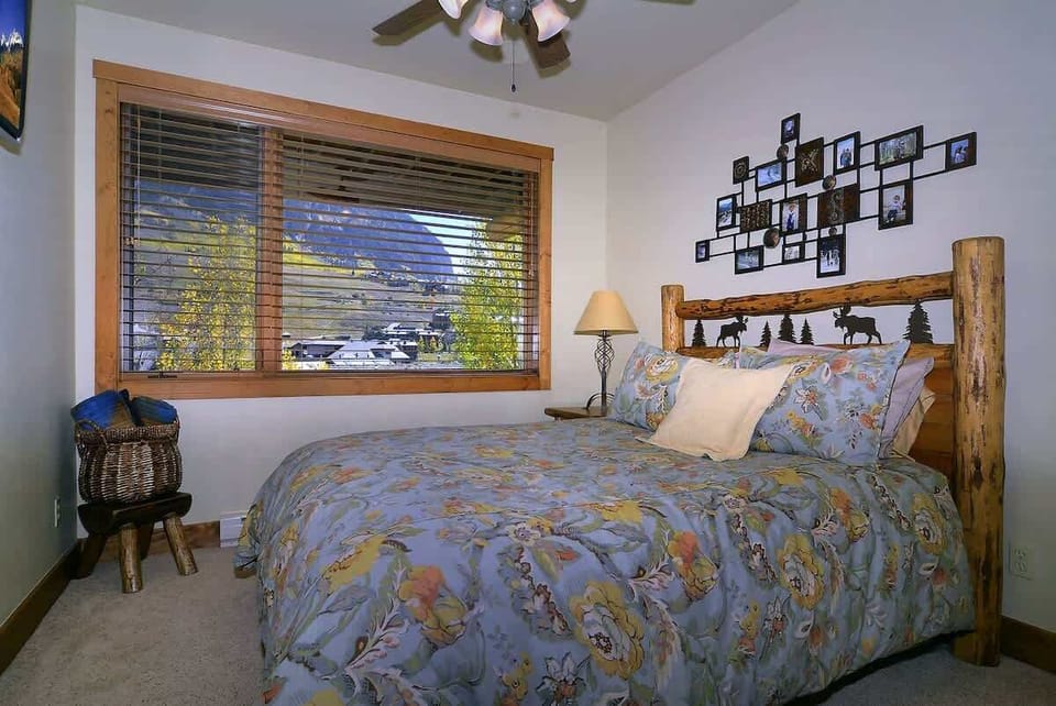 Guest Bedroom 2 with Queen Bed and TV