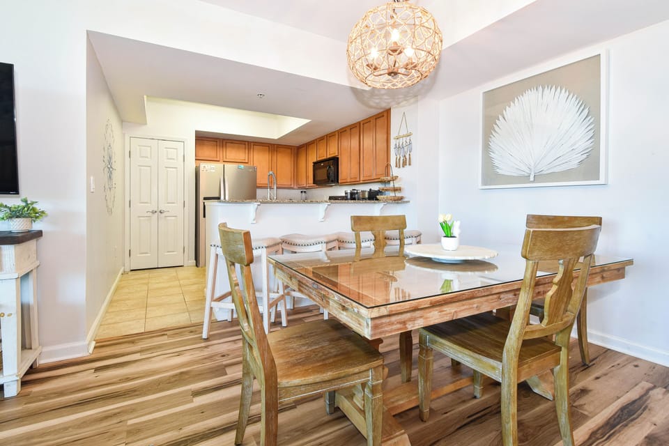 The Palms of Destin 2316 - Dining Area and Kitchen