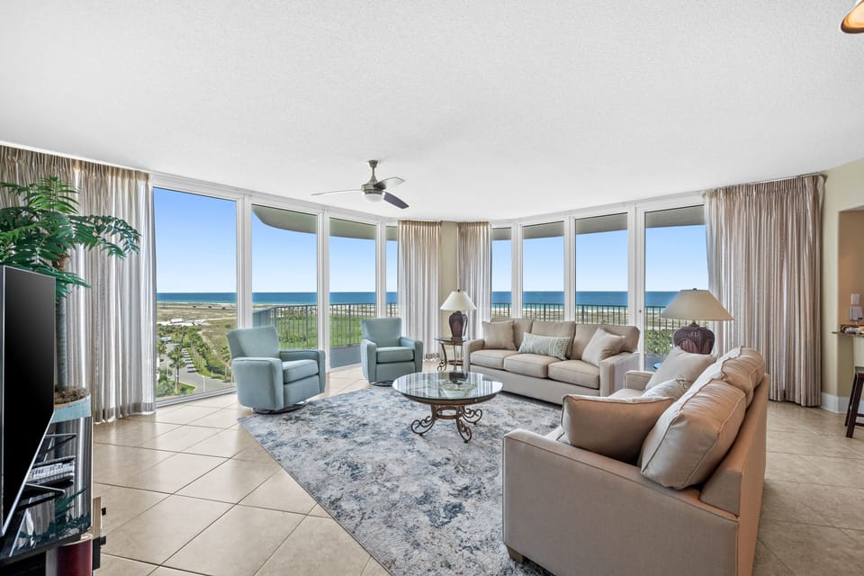 Caribe Resort B810 Living Room