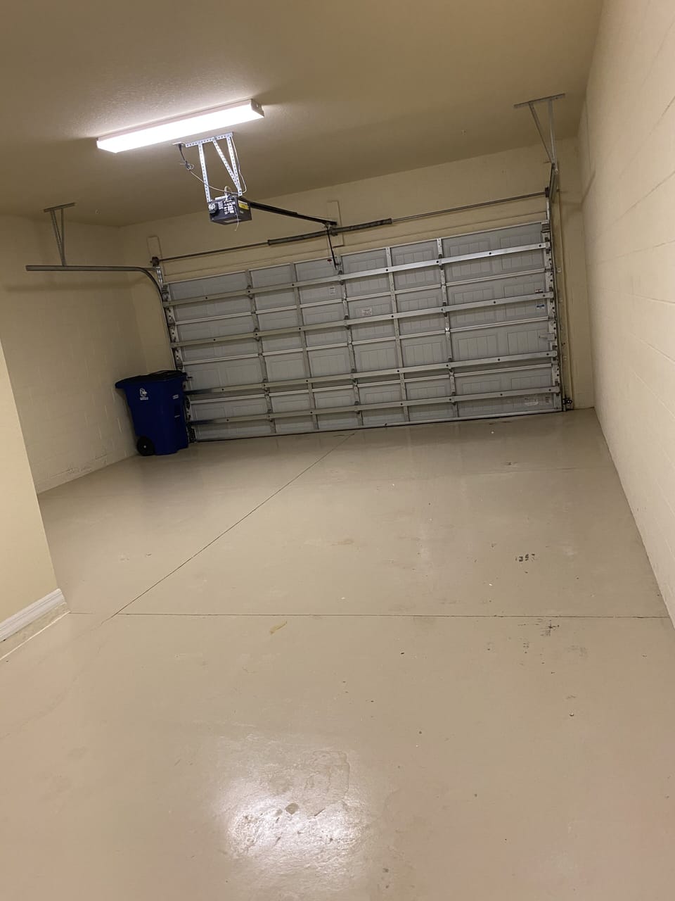 Large 2.5 car garage