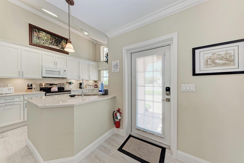 Palm Isle Village 3203 Entryway