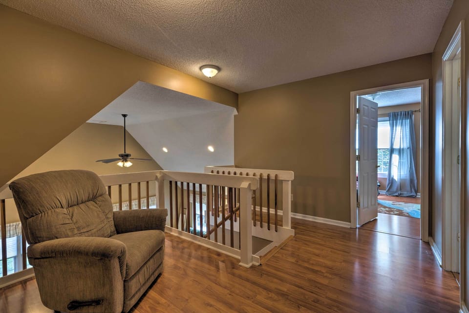 Upstairs Loft | Stairs Required