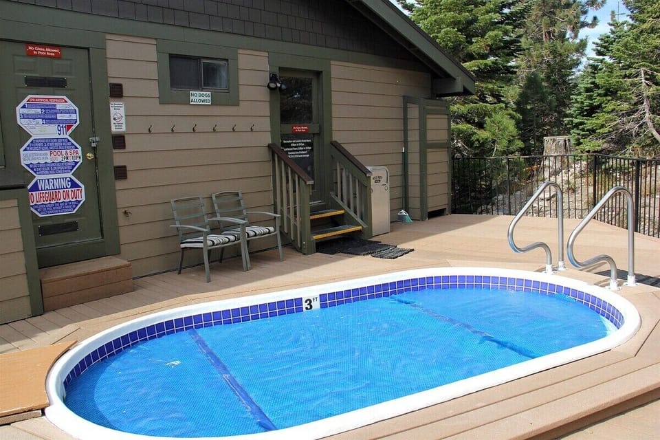 Crestview Jacuzzi