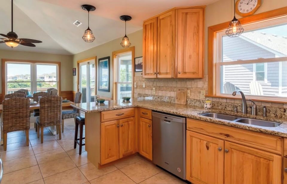 Fully stocked kitchen.