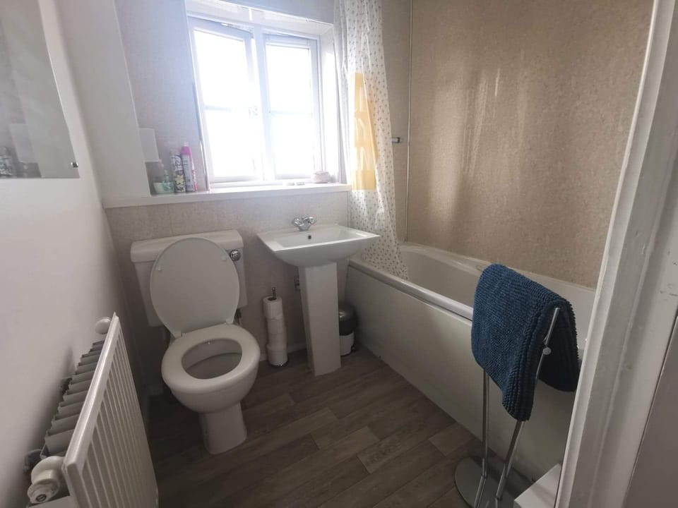 Main bathroom