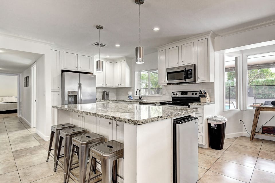 Beautiful modern kitchen with all the goodies. 