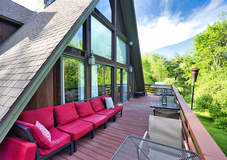 Plenty of outdoor seating and spectacular views while you BBQ for everyone