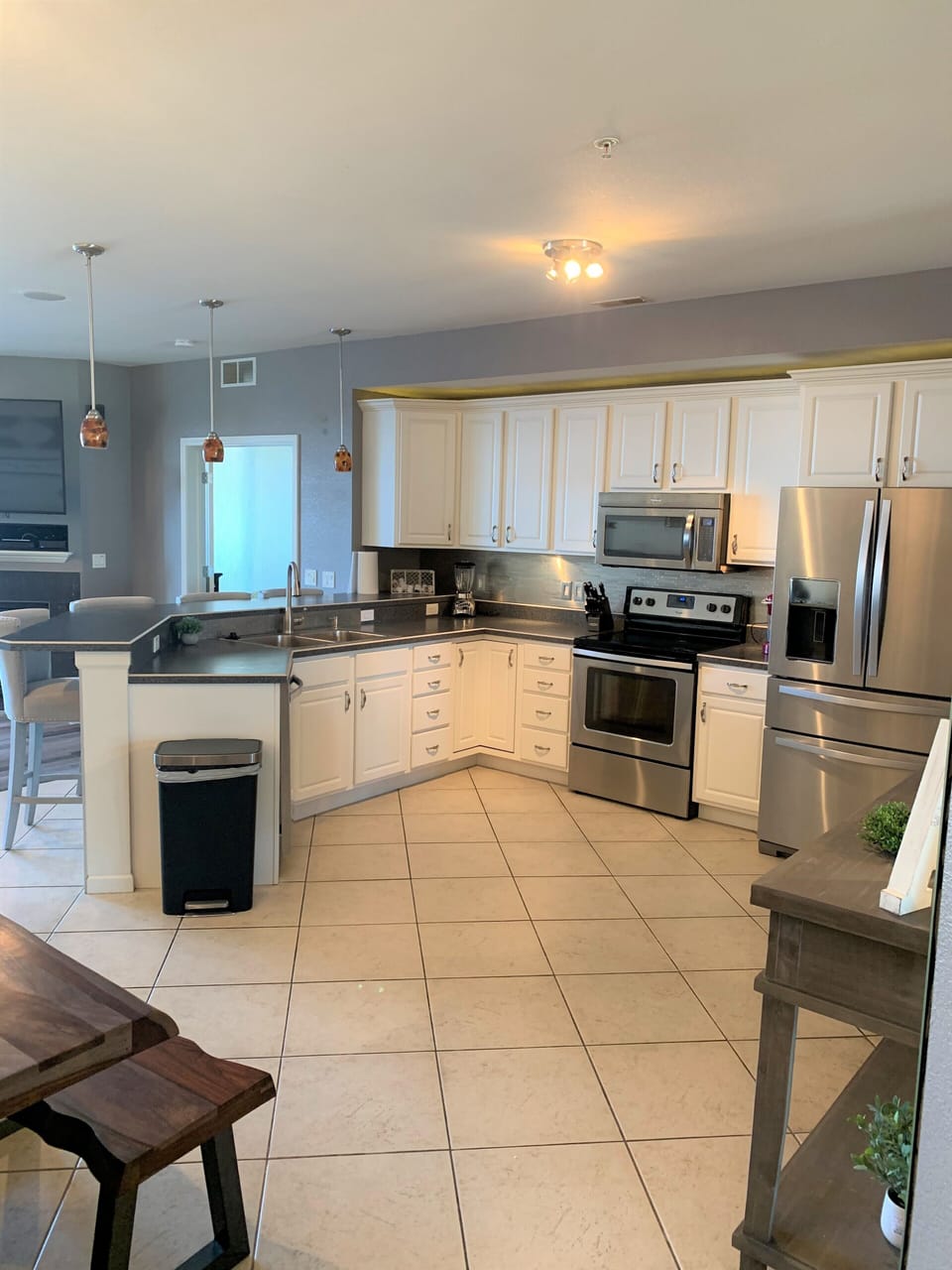 Very nice and clean appliances!