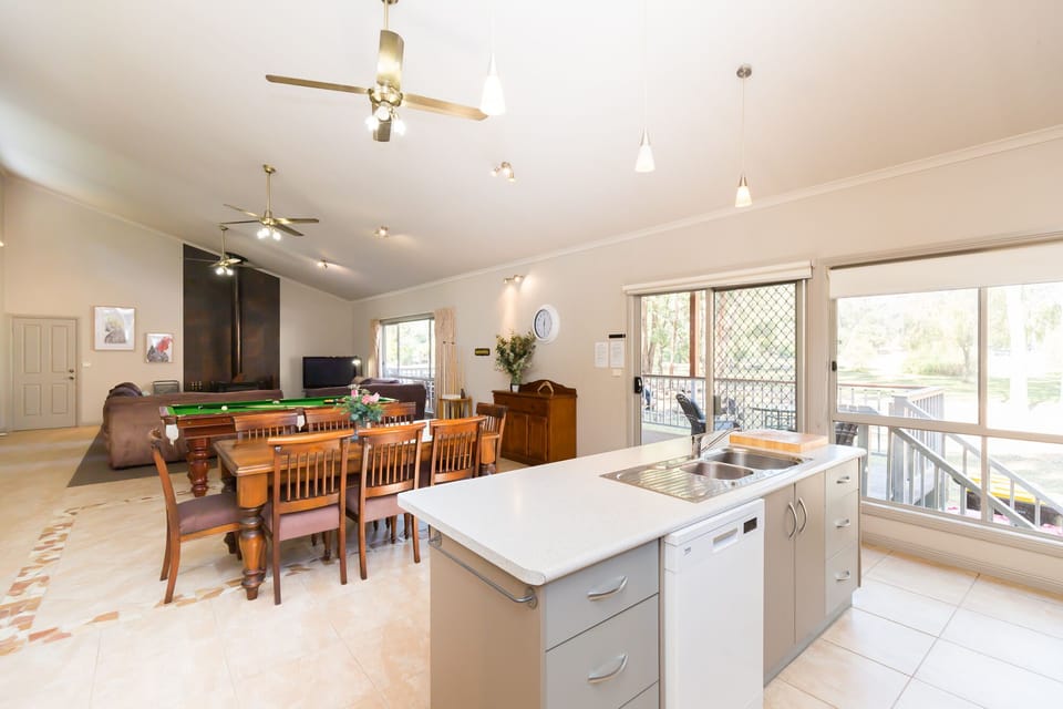 Spacious open-plan living: Versatile comfort for modern lifestyles.